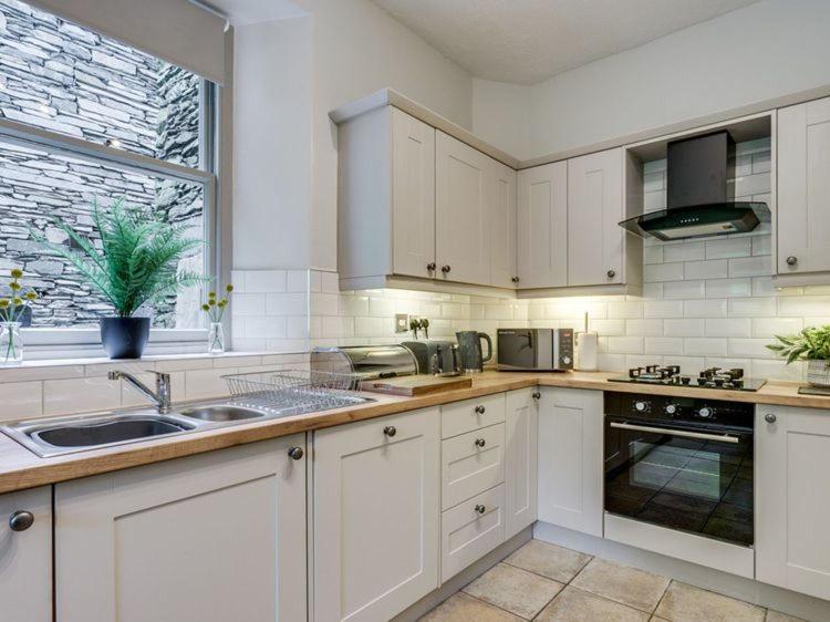 Gorgeous Cottage In Bowness Exteriör bild